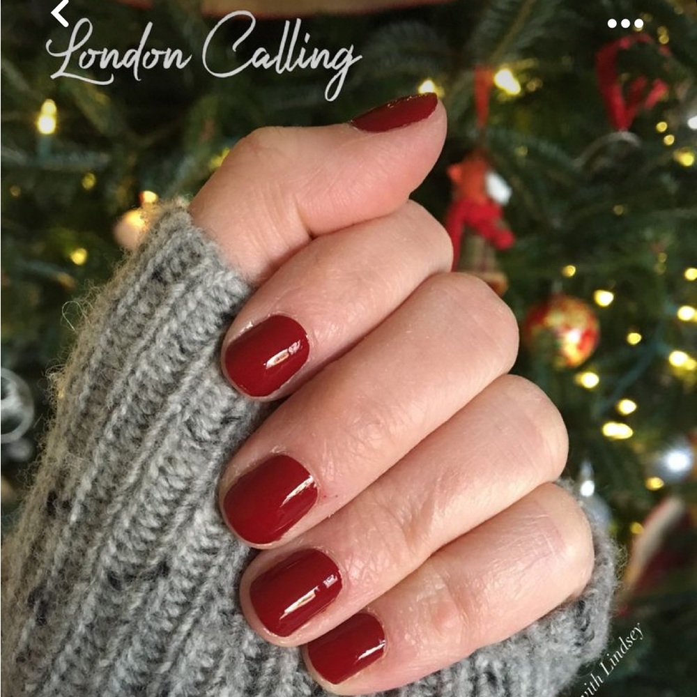 *Retired* Color Street: London Calling | Dark Red Classic Solid Fall Winter - Picture 6 of 11